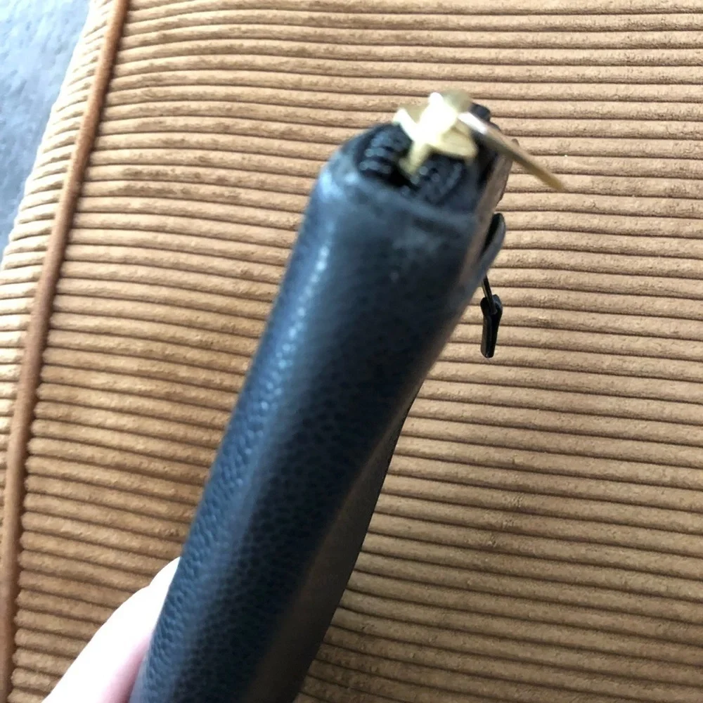 Chanel zip around wallet Auth